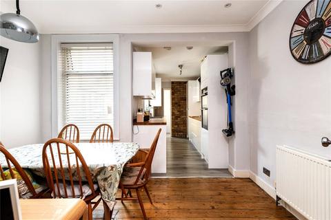 3 bedroom end of terrace house to rent, Bayford Road, Sittingbourne, Kent, ME10