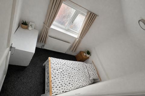 2 bedroom house to rent, Manthorpe Road, Grantham NG31
