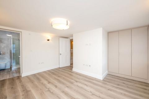 3 bedroom semi-detached house for sale, Akeman Street, Tring HP23