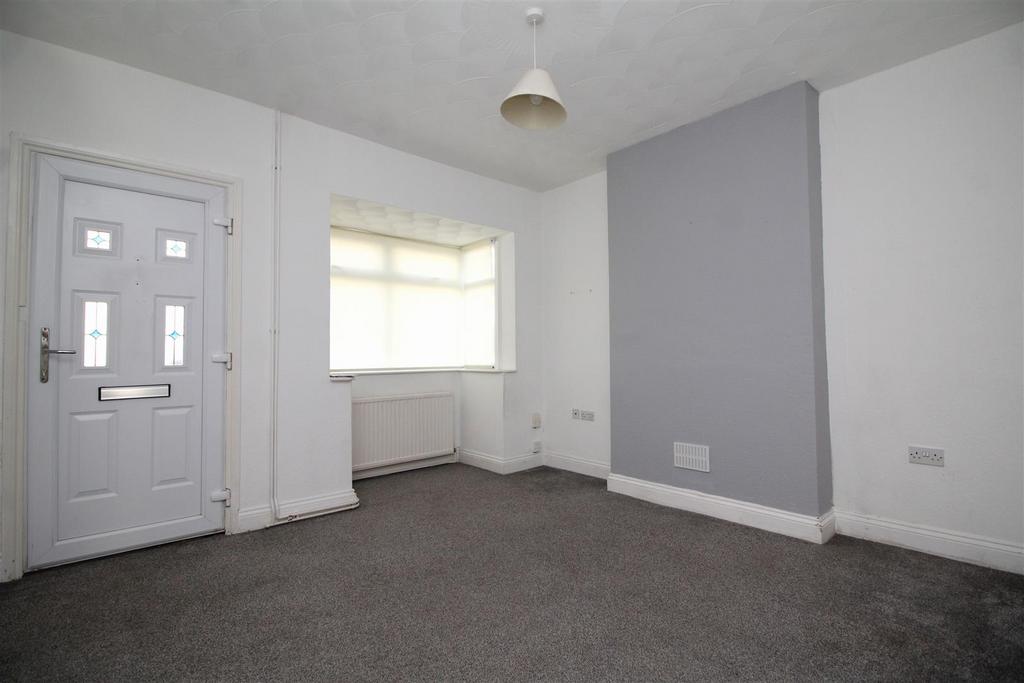 Living room 1.JPG