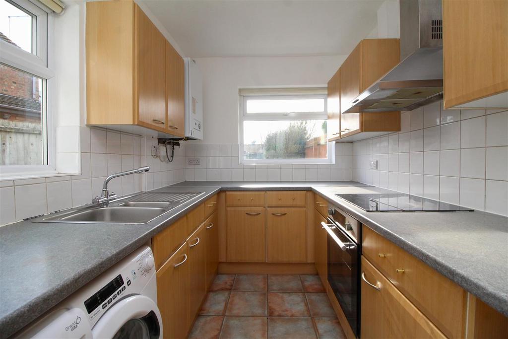 Kitchen 1 .JPG