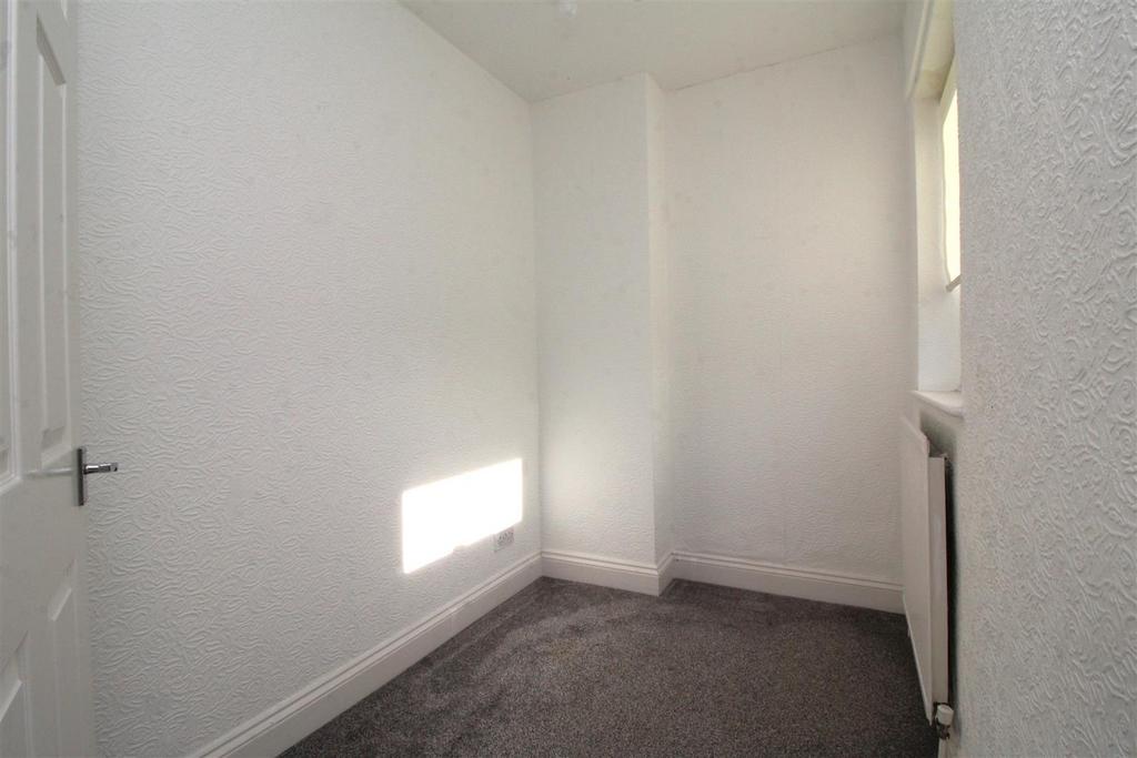 Bedroom 2.JPG