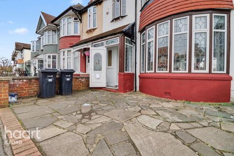 4 bedroom terraced house to rent, Ashburton Avenue, Ilford