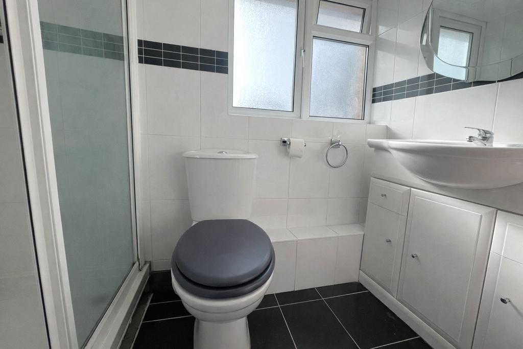 En-Suite Bathroom