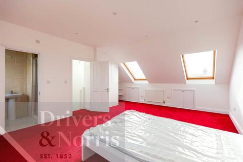 undefined, Berkshire Gardens, Palmers Green, London, N13