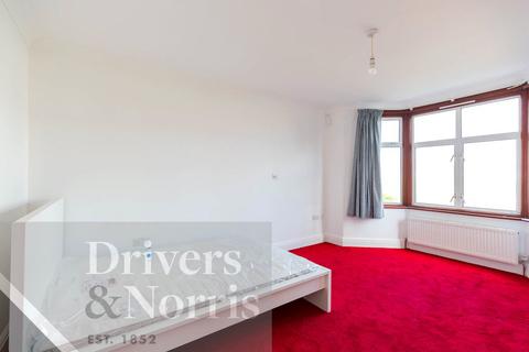 undefined, Berkshire Gardens, Palmers Green, London, N13