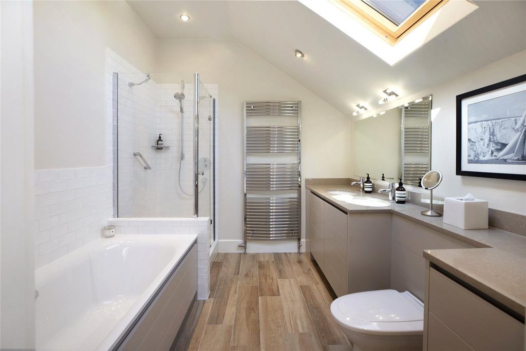 En Suite To Main