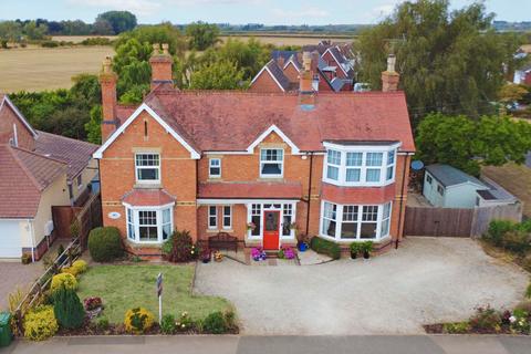 5 bedroom detached house for sale, Broadway Lane, Fladbury, WR10