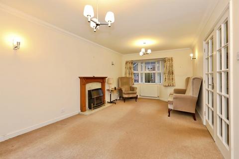 4 bedroom detached house for sale, Cornfield Close, Carlton-In-Lindrick, Worksop