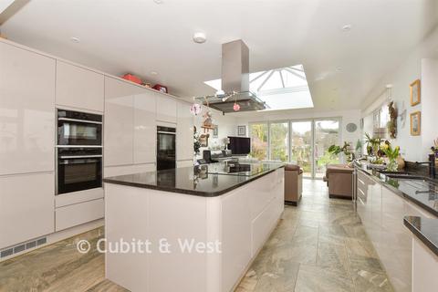 3 bedroom detached house for sale, Barton Road, Guildford GU5