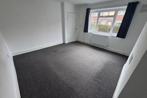 3 bedroom terraced house to rent, Ely Road, Doncaster DN2