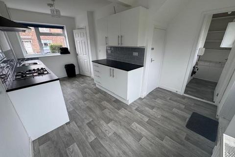 3 bedroom terraced house to rent, Ely Road, Doncaster DN2