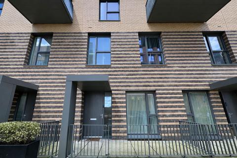 2 bedroom duplex for sale, Shearwater Drive, London, NW9