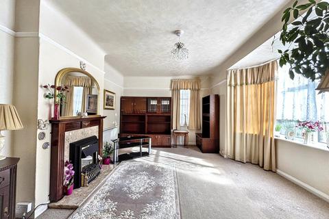 4 bedroom detached house for sale, Cooden Drive, Bexhill-on-Sea, TN39