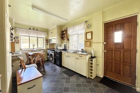 4 bedroom detached house for sale, Cooden Drive, Bexhill-on-Sea, TN39