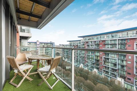 2 bedroom apartment for sale, Oswald Building, 374 Queenstown Road, London, SW11