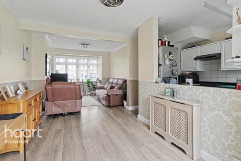 3 bedroom terraced house for sale, Grove Park Road, Rainham