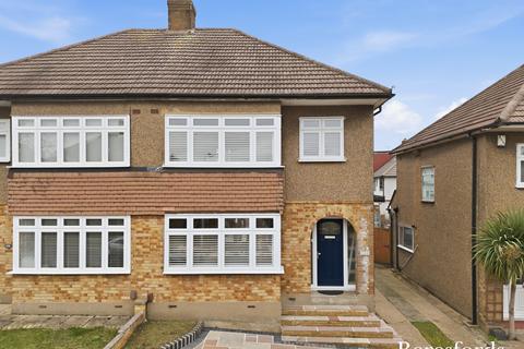 Severn Drive, Upminster, RM14