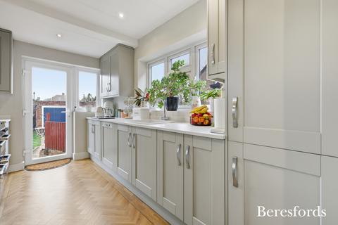 3 bedroom semi-detached house for sale, Severn Drive, Upminster, RM14
