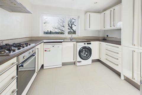 undefined, Long Lodge Drive, Walton-On-Thames