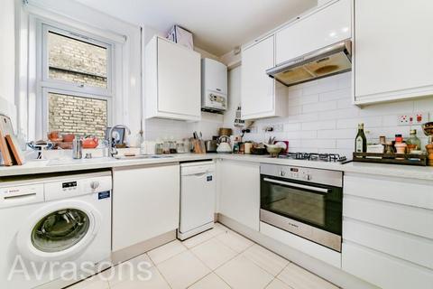 2 bedroom flat to rent, TALFOURD ROAD, CAMBERWELL,