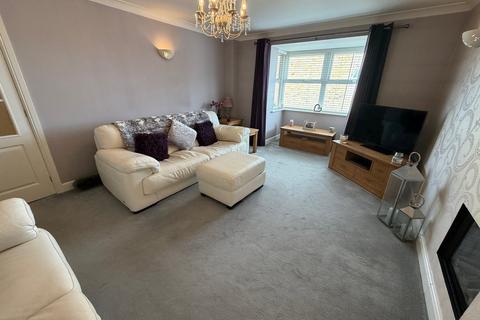 4 bedroom detached house for sale, Glen View Road, Eldwick, Bingley, BD16