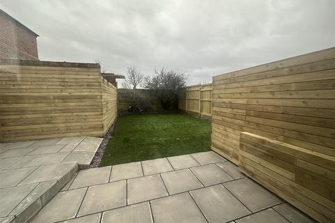 3 bedroom semi-detached house to rent, Bedford Road, Southport