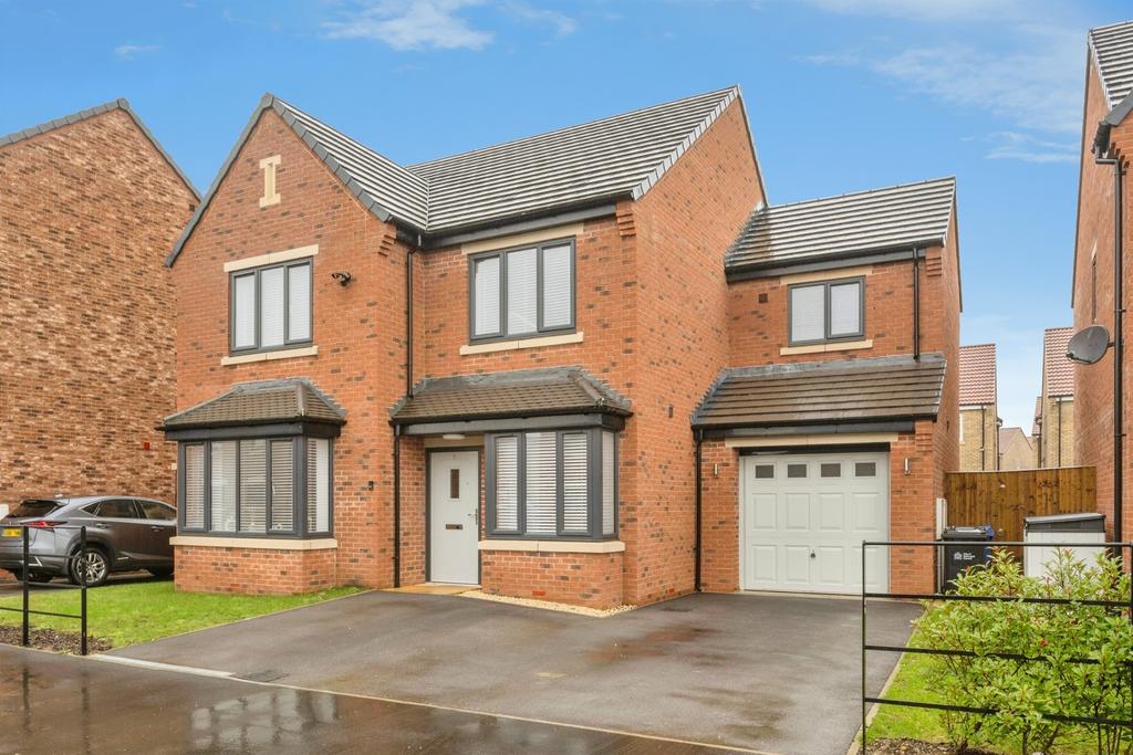 4 bedroom detached house for sale