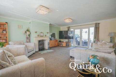 4 bedroom detached house for sale, Handel Road, Canvey Island, SS8