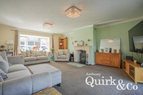 4 bedroom detached house for sale, Handel Road, Canvey Island, SS8