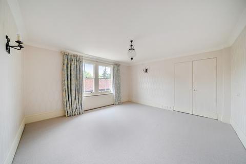 undefined, Sarratt WD3
