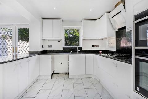 undefined, Chiddingstone Close, Sutton SM2