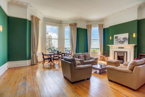 2 bedroom flat for sale, Kings Gardens, Hove, BN3