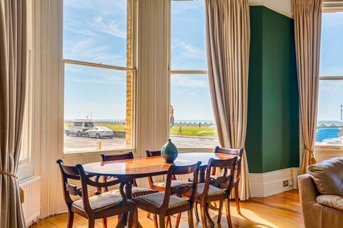 2 bedroom flat for sale, Kings Gardens, Hove, BN3