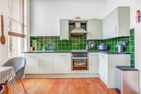 2 bedroom flat for sale, Kings Gardens, Hove, BN3
