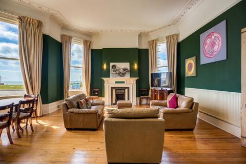 2 bedroom flat for sale, Kings Gardens, Hove, BN3