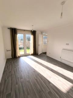 4 bedroom terraced house to rent, Gadesby Court, Northampton