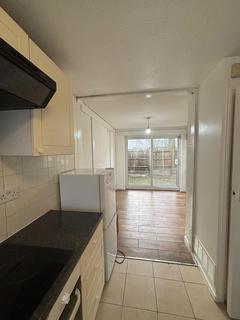 3 bedroom flat to rent, Roman Way, EN1