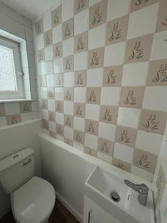 3 bedroom flat to rent, Roman Way, EN1