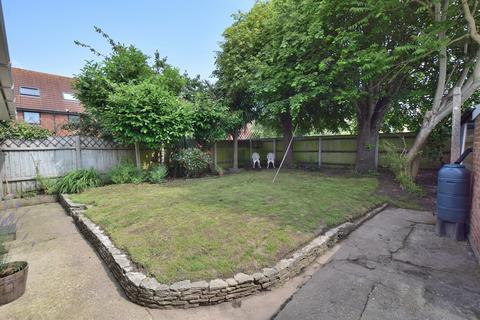 3 bedroom bungalow to rent, Croft Road, Christchurch, Dorset. BH23 3QQ
