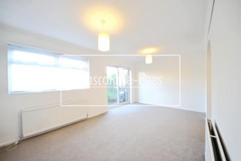 3 bedroom house to rent, Rowden Road, Epsom, KT19