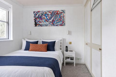 Studio to rent, Brompton Park Crescent, Fulham, London, SW6