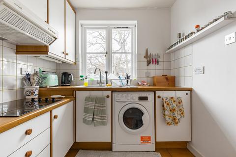 Studio to rent, Brompton Park Crescent, Fulham, London, SW6