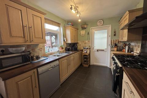 3 bedroom semi-detached house for sale, Lamen Road, New Parks, Leicester