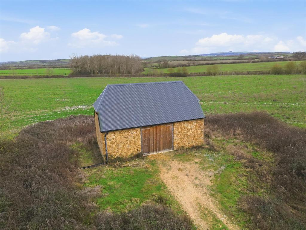 Railway Barn 2136 001.jpg