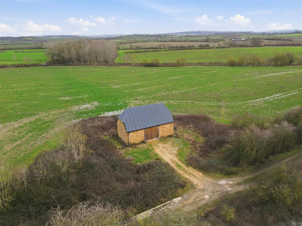 Railway Barn 2136 002.jpg