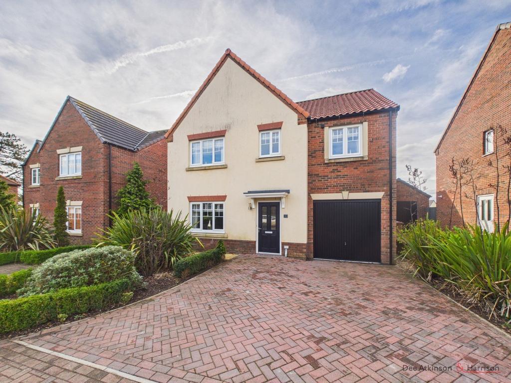 4 Bedroom Detached House - For Sale