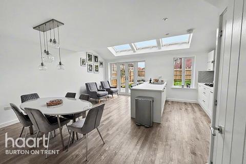 3 bedroom detached house for sale, Oakamoor Street, Burton-On-Trent