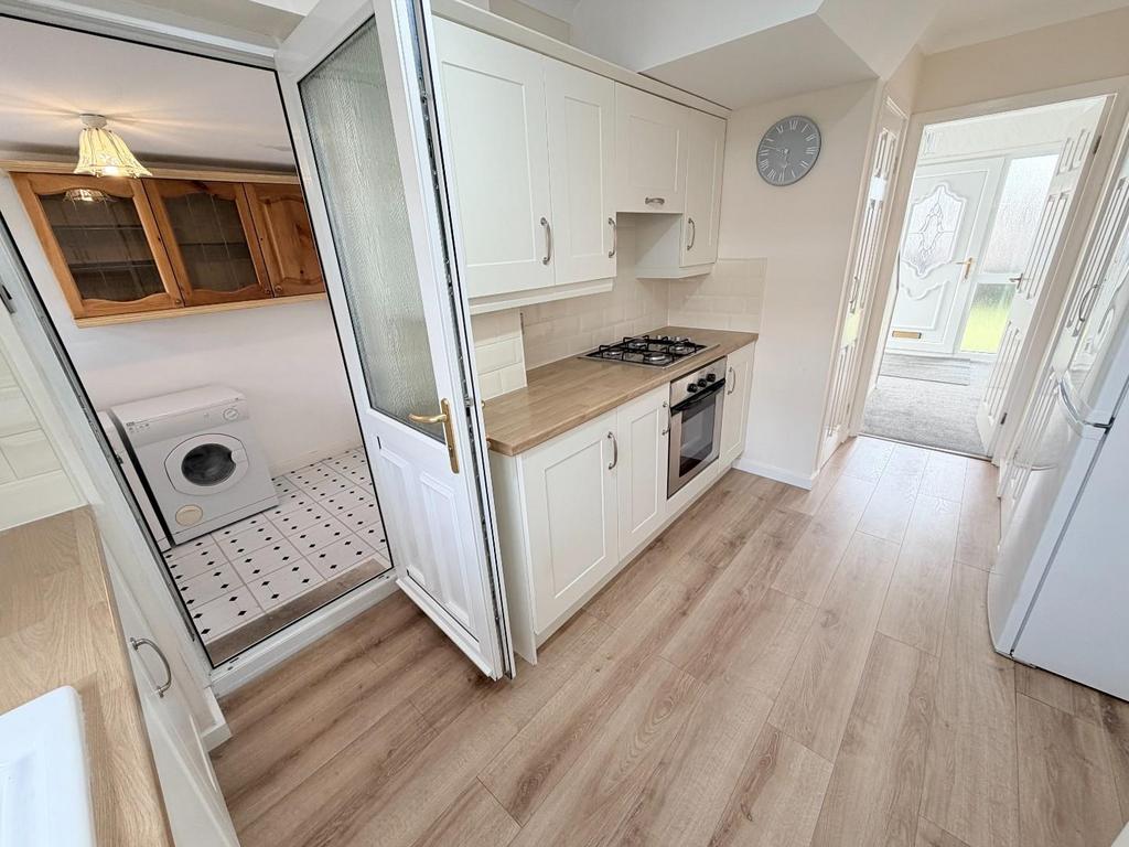 Kitchen into the utiltiy