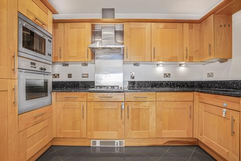 2 bedroom flat to rent, Warwick Road, Beckford Close, London, W14